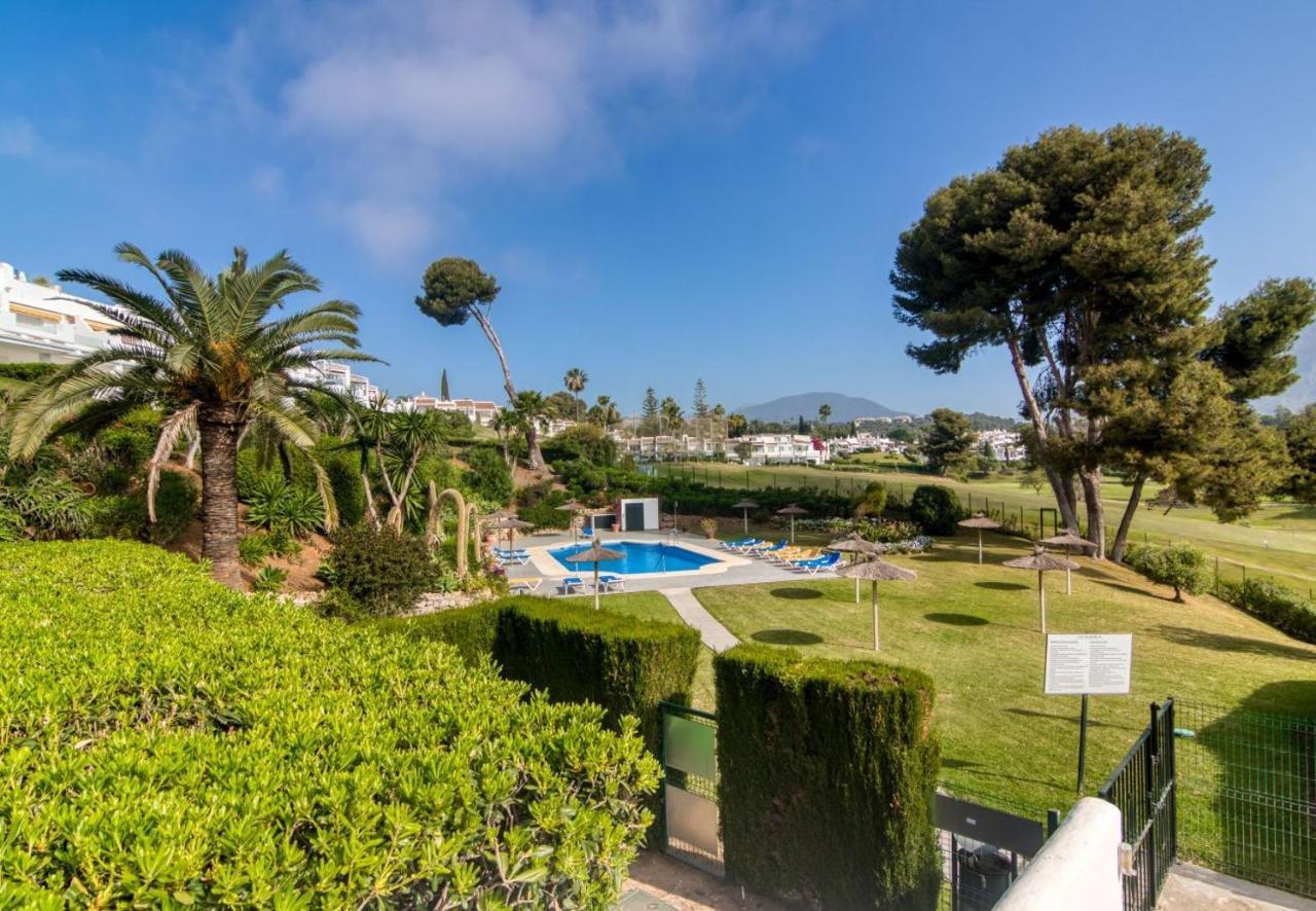En Aloha Con Golf Y Piscina En Puerto Banus Marbella